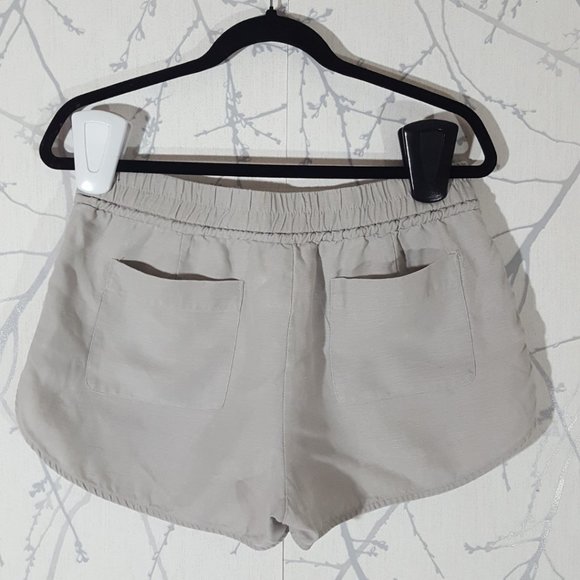 Wilfred Free Tan Tencel & Linen Blend Mid Rise Habitus Shorts - Picture 3 of 4